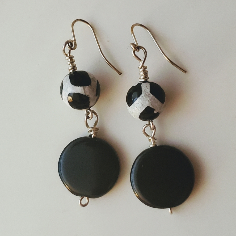 Elegant Tibetan Agate Dangle Earrings - Picture 1 of 3